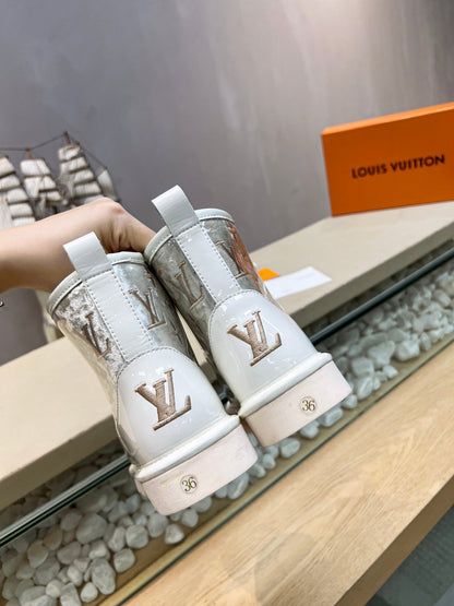 LV 25 Snow Boots Sliver Monogram PVC Wool