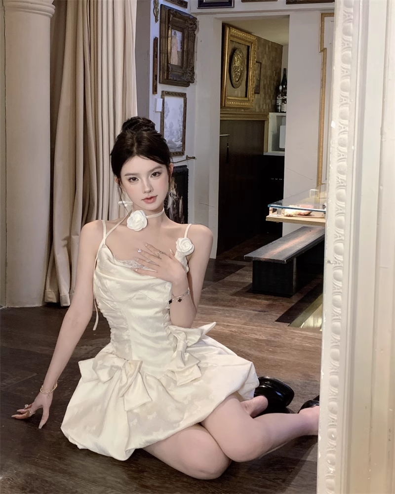 Vintage Beige Pleated Bow Design A-line Lace 3D Flower Spaghetti Strap Homecoming Dress TP3716