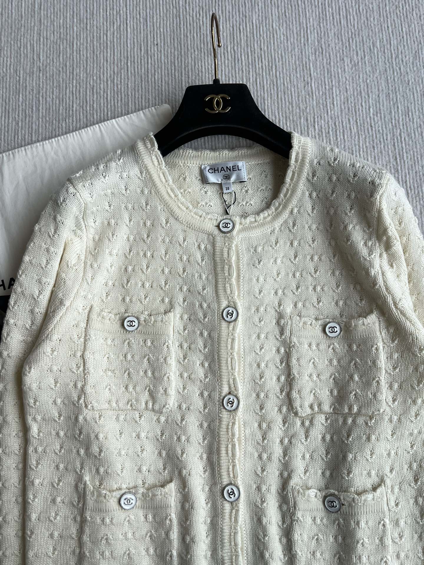 Chanel 25P Cardigan Beige Cashmere 220196