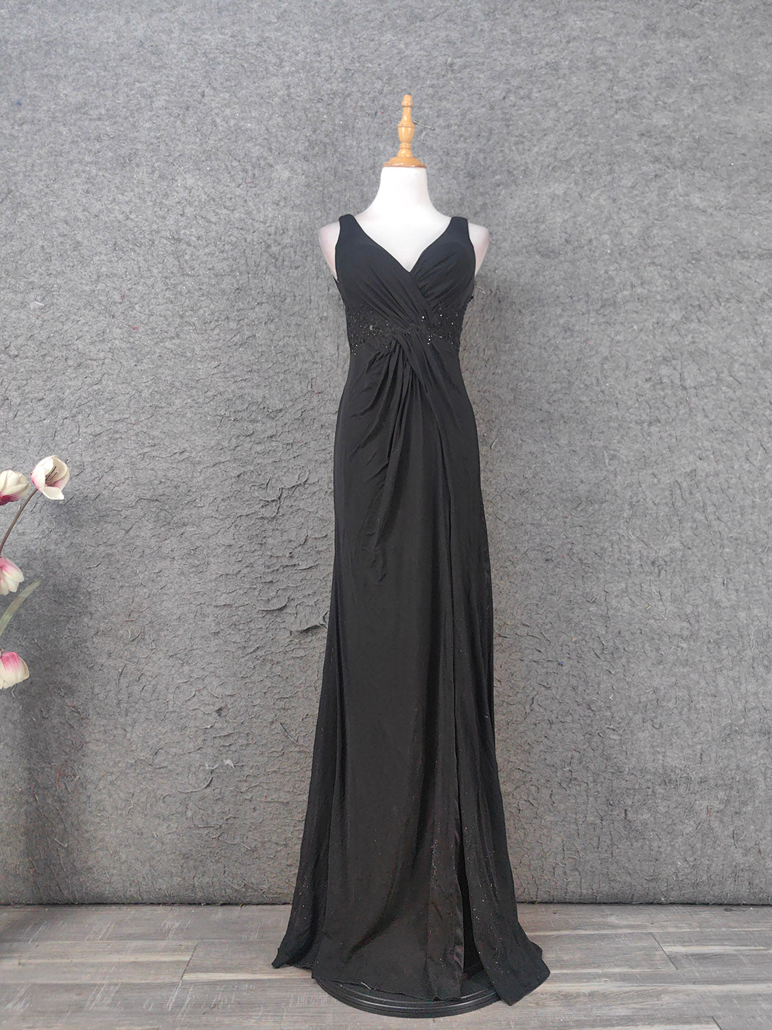 Classic Black V-Neck Sleeveless Open Back Lace Chiffon Long Prom Dress Evening Dress P4642