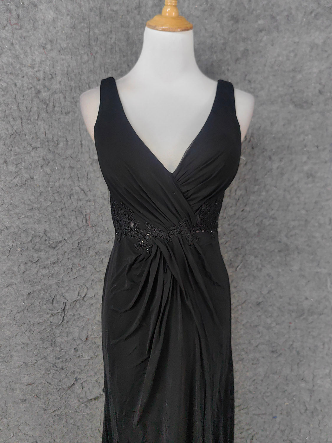 Classic Black V-Neck Sleeveless Open Back Lace Chiffon Long Prom Dress Evening Dress P4642