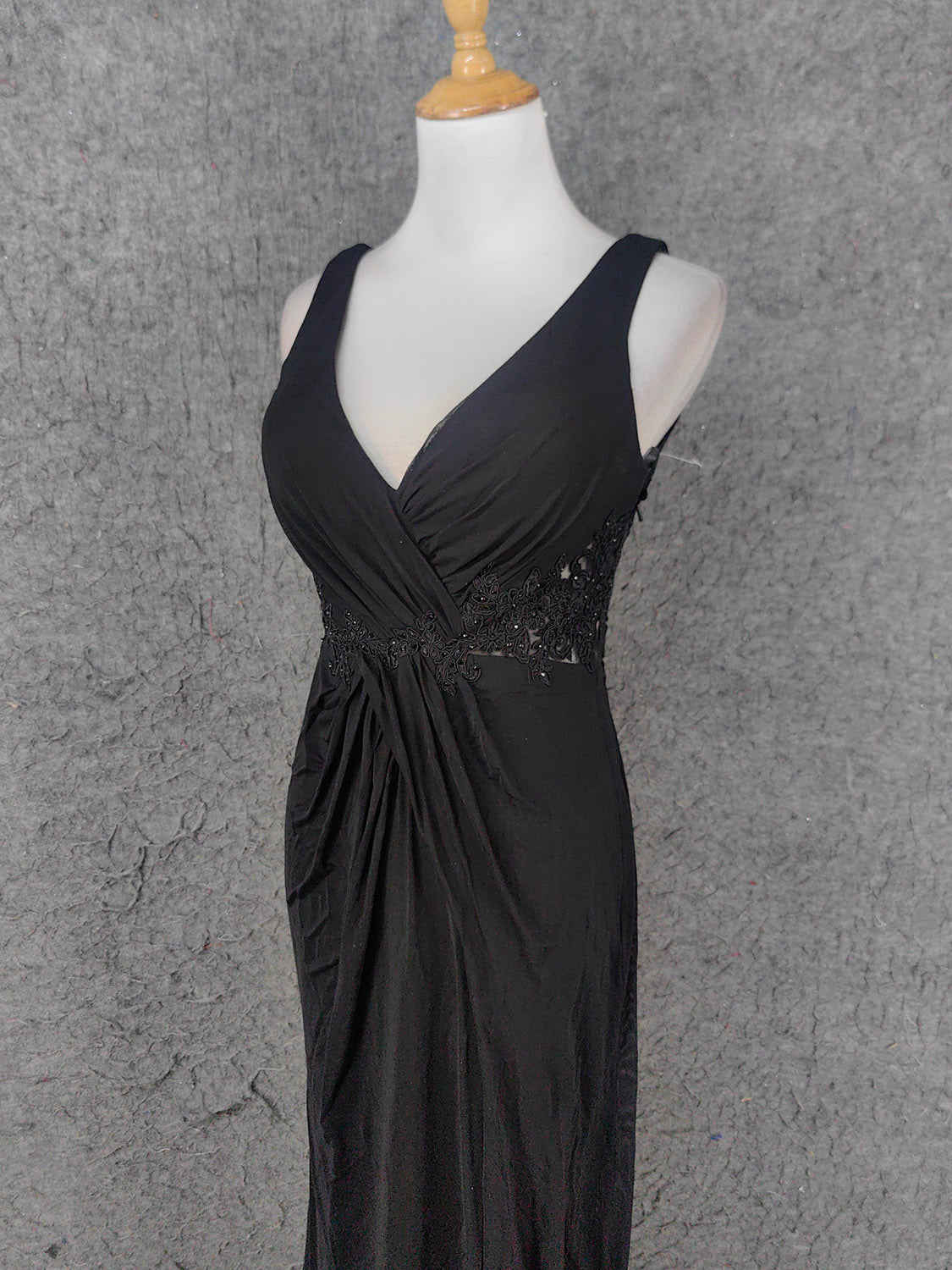 Classic Black V-Neck Sleeveless Open Back Lace Chiffon Long Prom Dress Evening Dress P4642