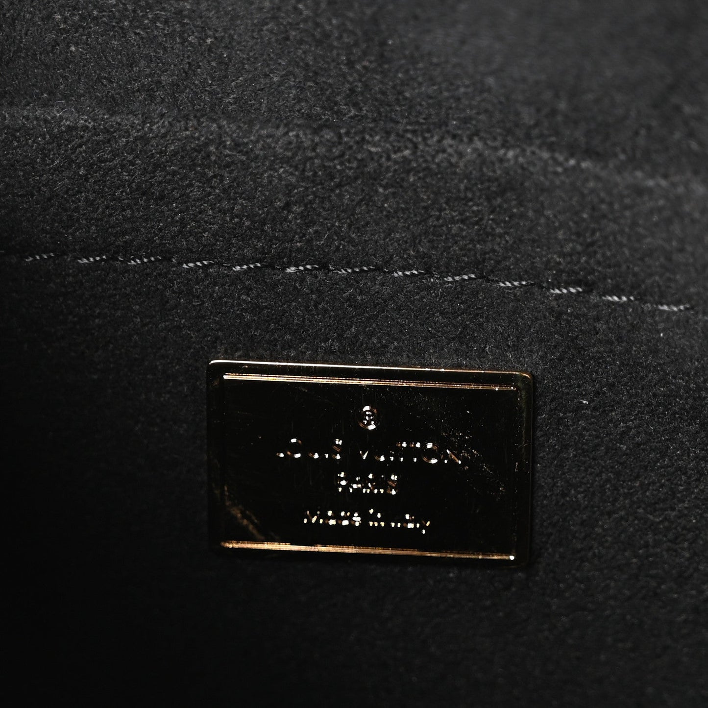 Vernis Epi Monogram Spring Street Black