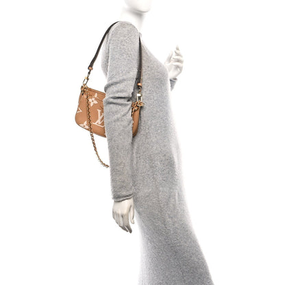 Empreinte Monogram Giant Multi Pochette Accessories Arizona Creme