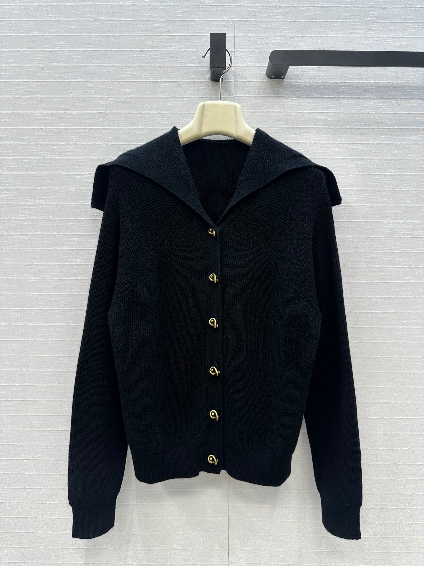 BV V-Neck Cardigan in Black Cashmere