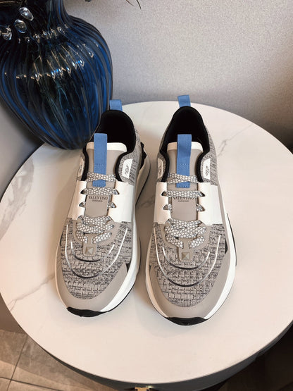 VT 25S Sneakers Gray White Calfskin 563471
