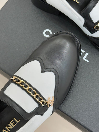 CC 25s Double C Buckle Loafers Black White Calfskin 557705
