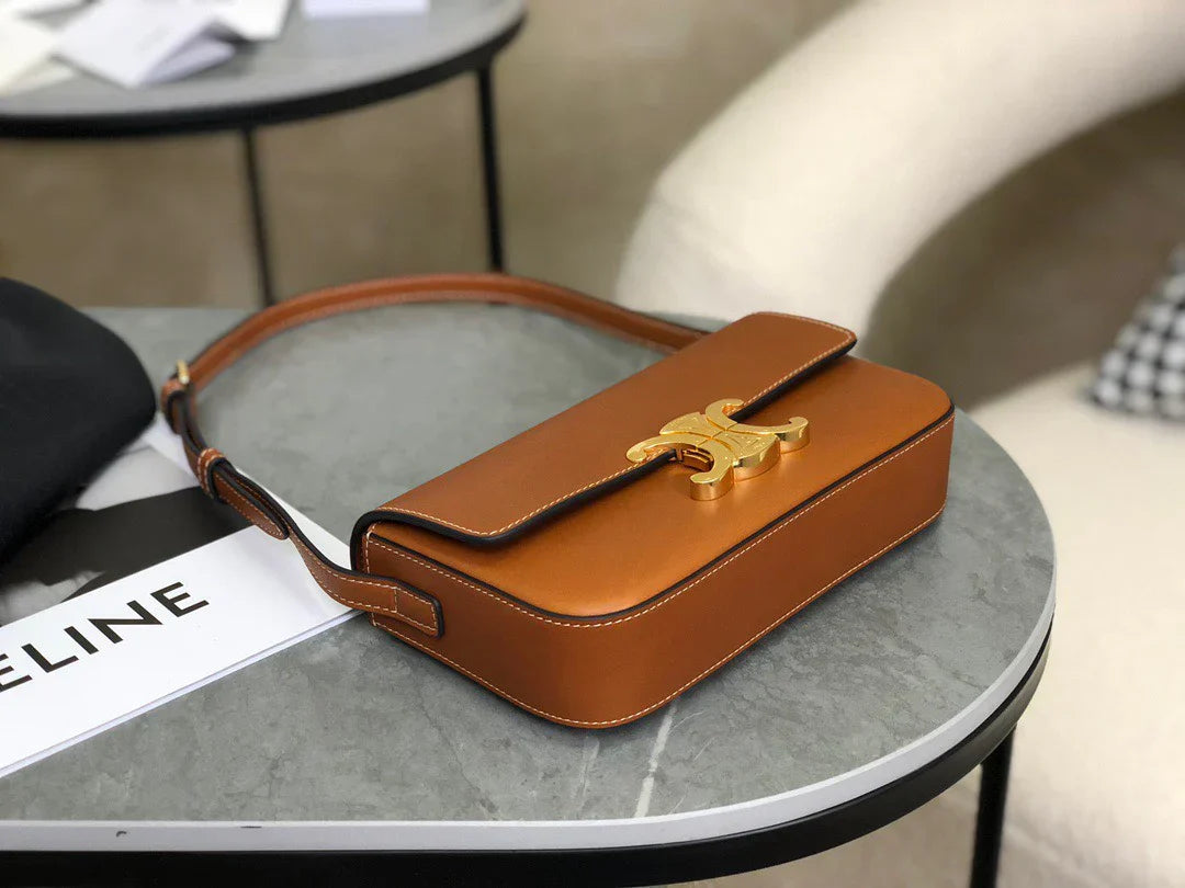 CELINE Shoulder Bag Triomphe In Shiny Calfskin Brown 20 x 10 x 4 cm