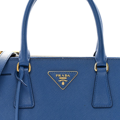 Saffiano Lux Small Galleria Double Zip Tote Azzurro