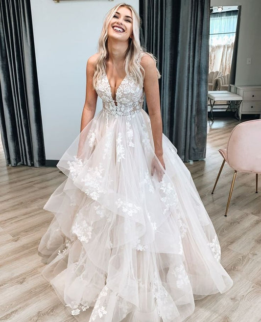 Elegant Ball Gown V Neck Wedding Dresses with Appliques