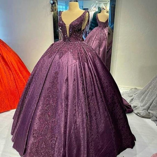 Elegant Ball Gown Quinceanera Prom dresses Applique Lace Sweet 16 Formal Dress