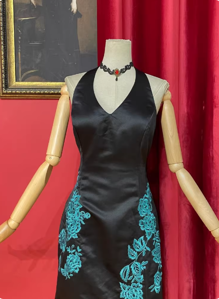 Vintage Black Halter V-Neck Mermaid Embroidered Satin Long Prom Dress Evening Dress P4722