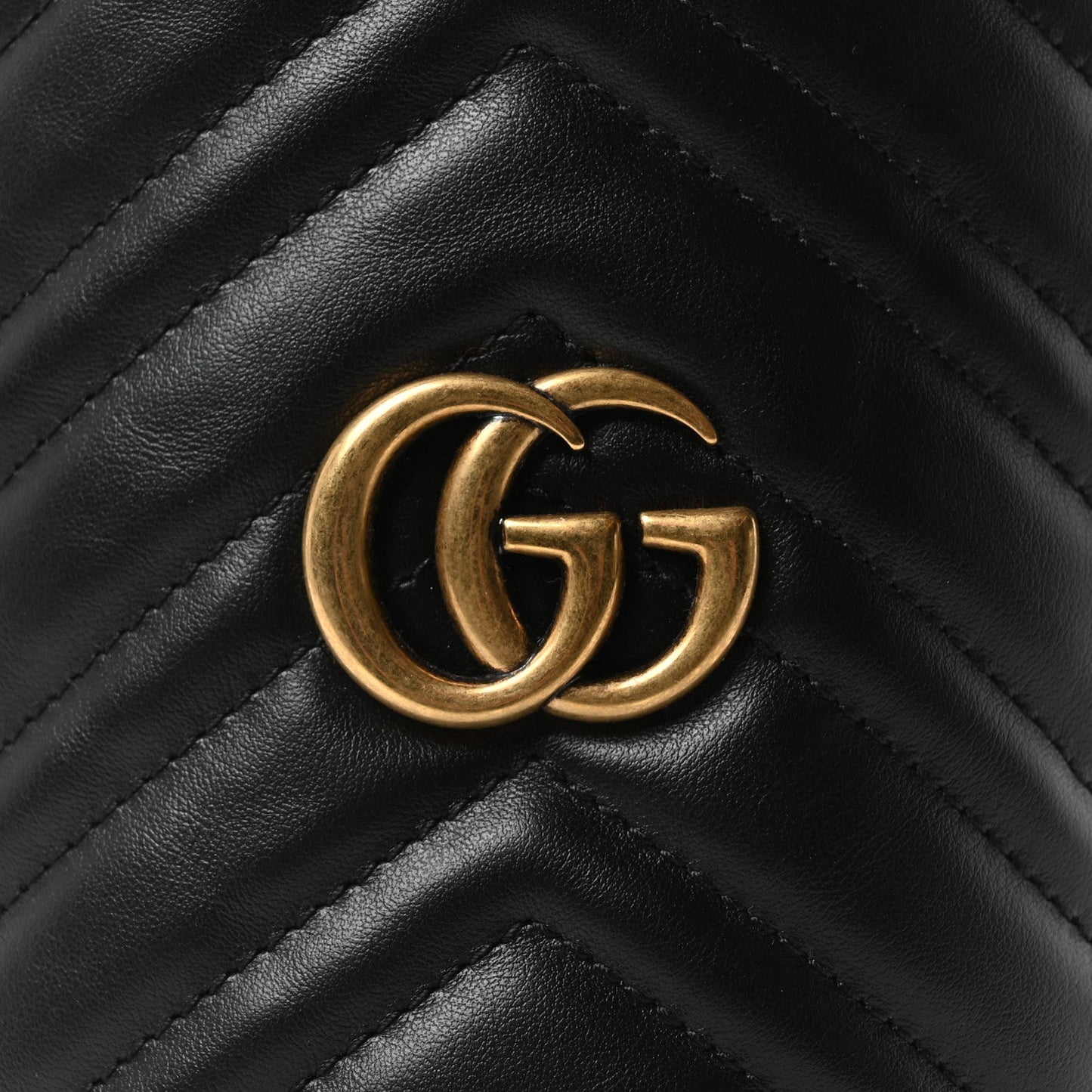 Calfskin Matelasse Mini GG Marmont 2.0 Bucket Bag Black