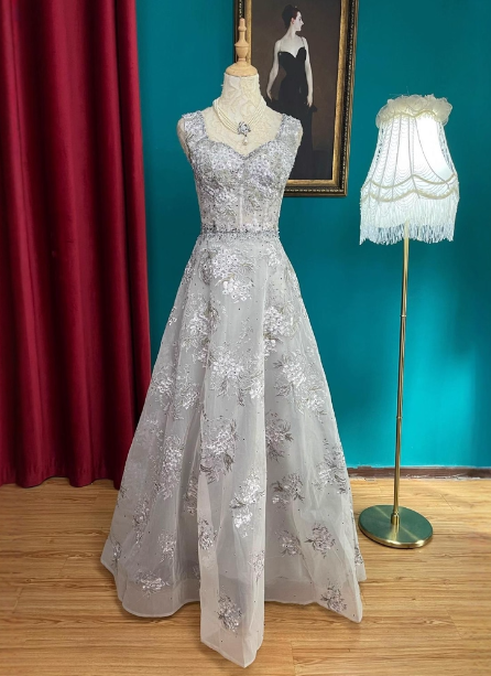 Elegant Gray V-Neck A-Line Rhinestone Lace Embroidered Tulle Prom Dress Evening Dress P4728