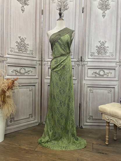 Elegant Green One-Shoulder Fitted Pleated Waist Lace Train Prom Dress Evening Dress P4731