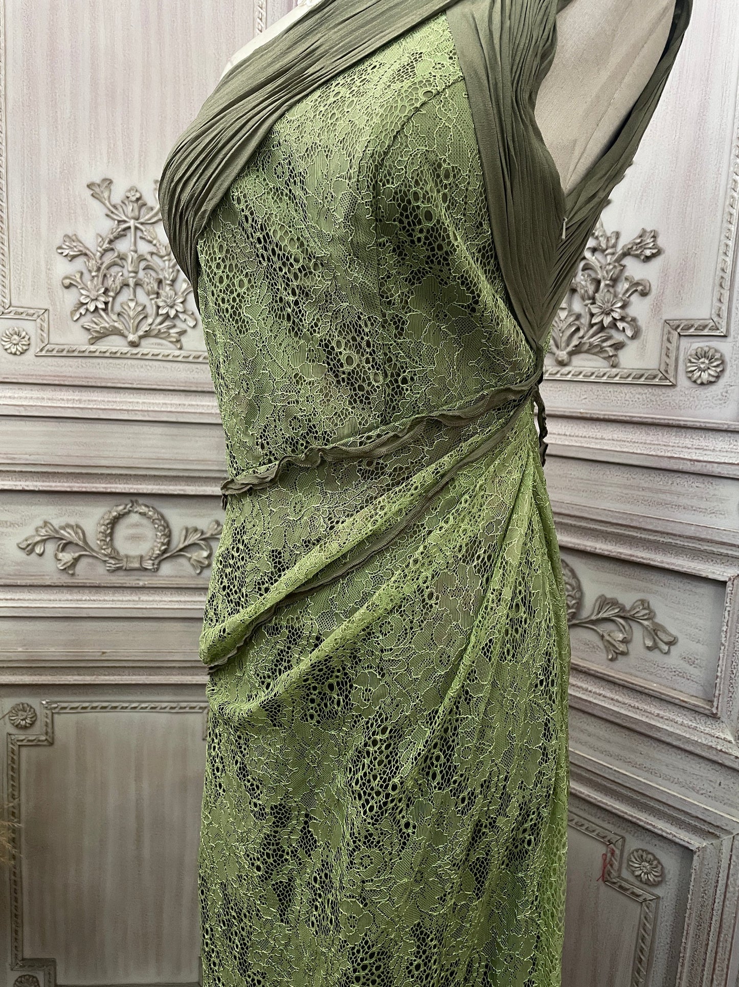 Elegant Green One-Shoulder Fitted Pleated Waist Lace Train Prom Dress Evening Dress P4731