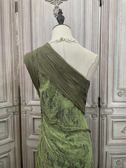 Elegant Green One-Shoulder Fitted Pleated Waist Lace Train Prom Dress Evening Dress P4731