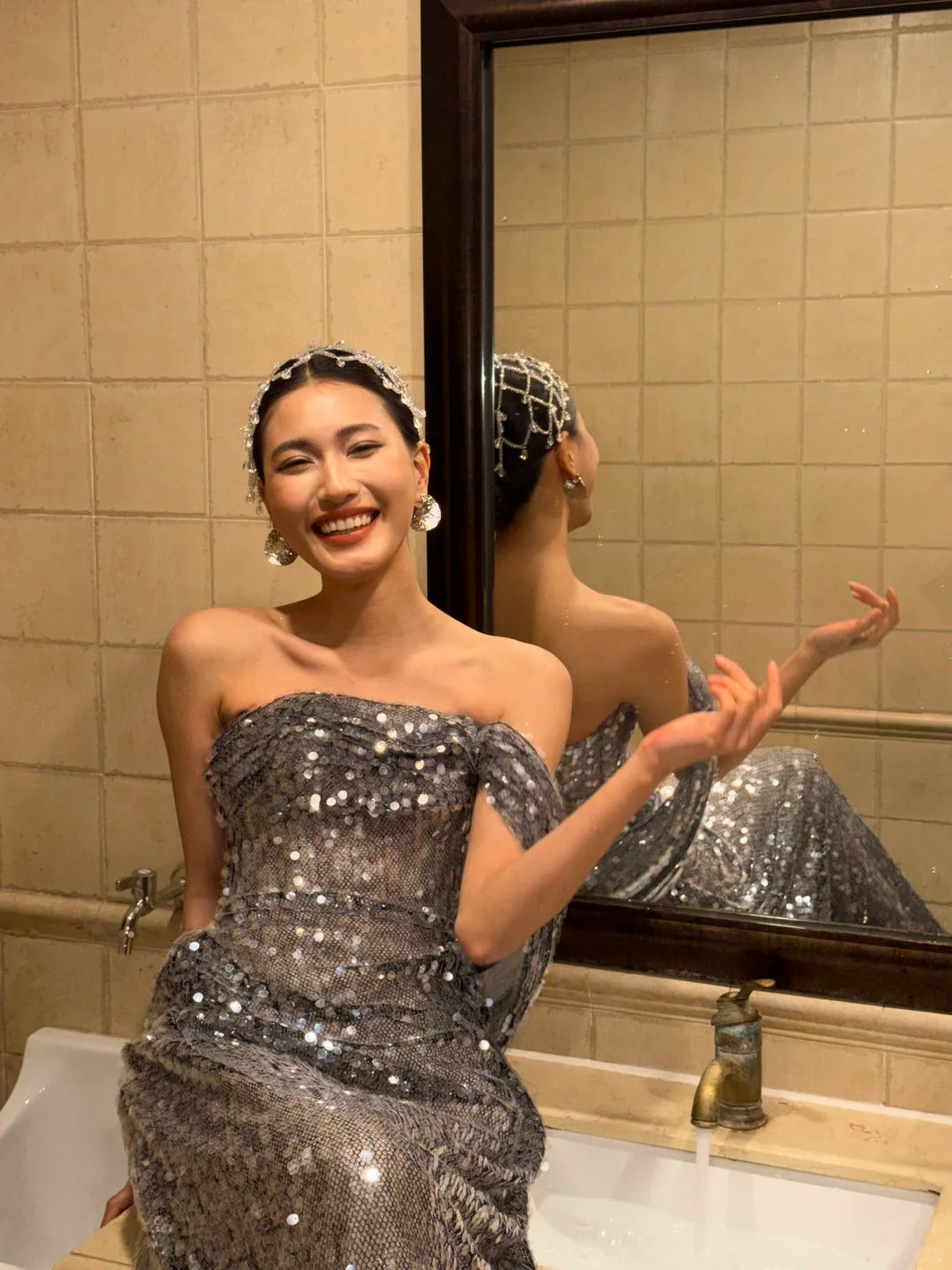 Luxurious Sexy Black Silver One-Shoulder Mermaid Sequin Long Prom Dress Evening Dress P4755
