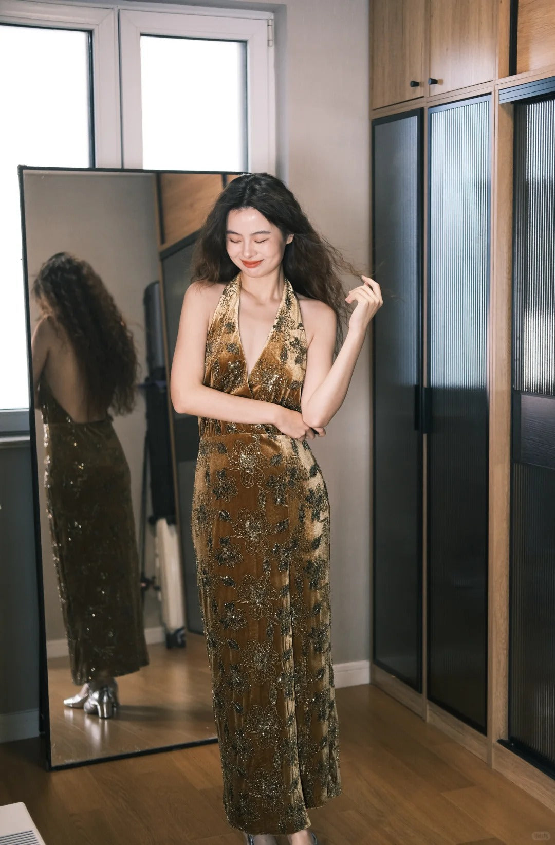 Vintage Caramel Gold Halter Neck Open Back Split Embroidered Velvet Prom Dress Evening Dress P4760