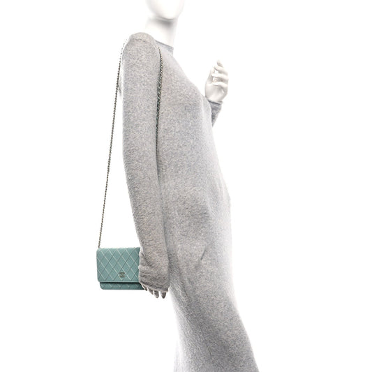Calfskin Whipstitch Wallet On Chain WOC Green