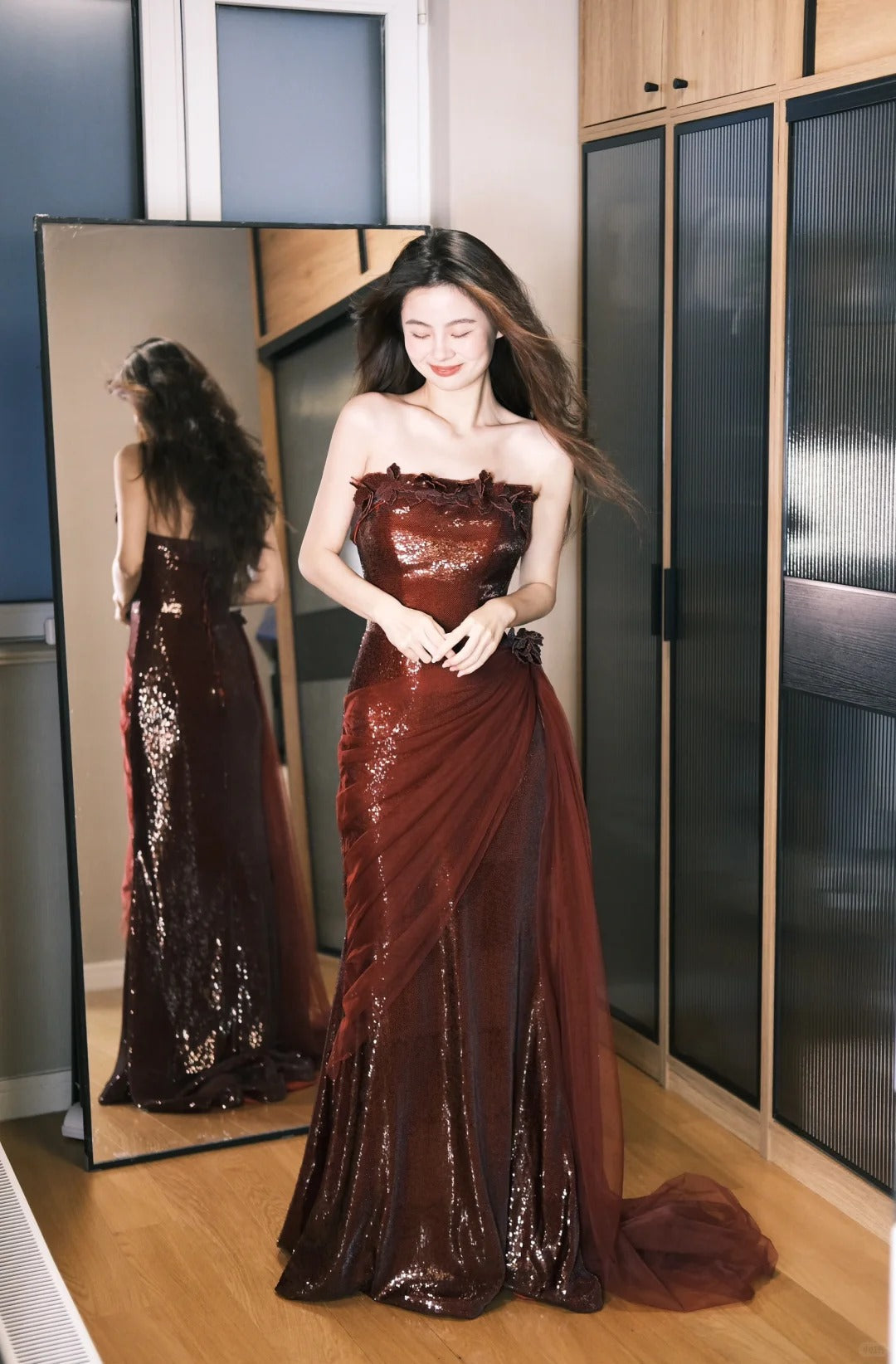 Vintage Luxurious Burgundy Strapless Mermaid Sequin Tulle Train Prom Dress Evening Dress P4770