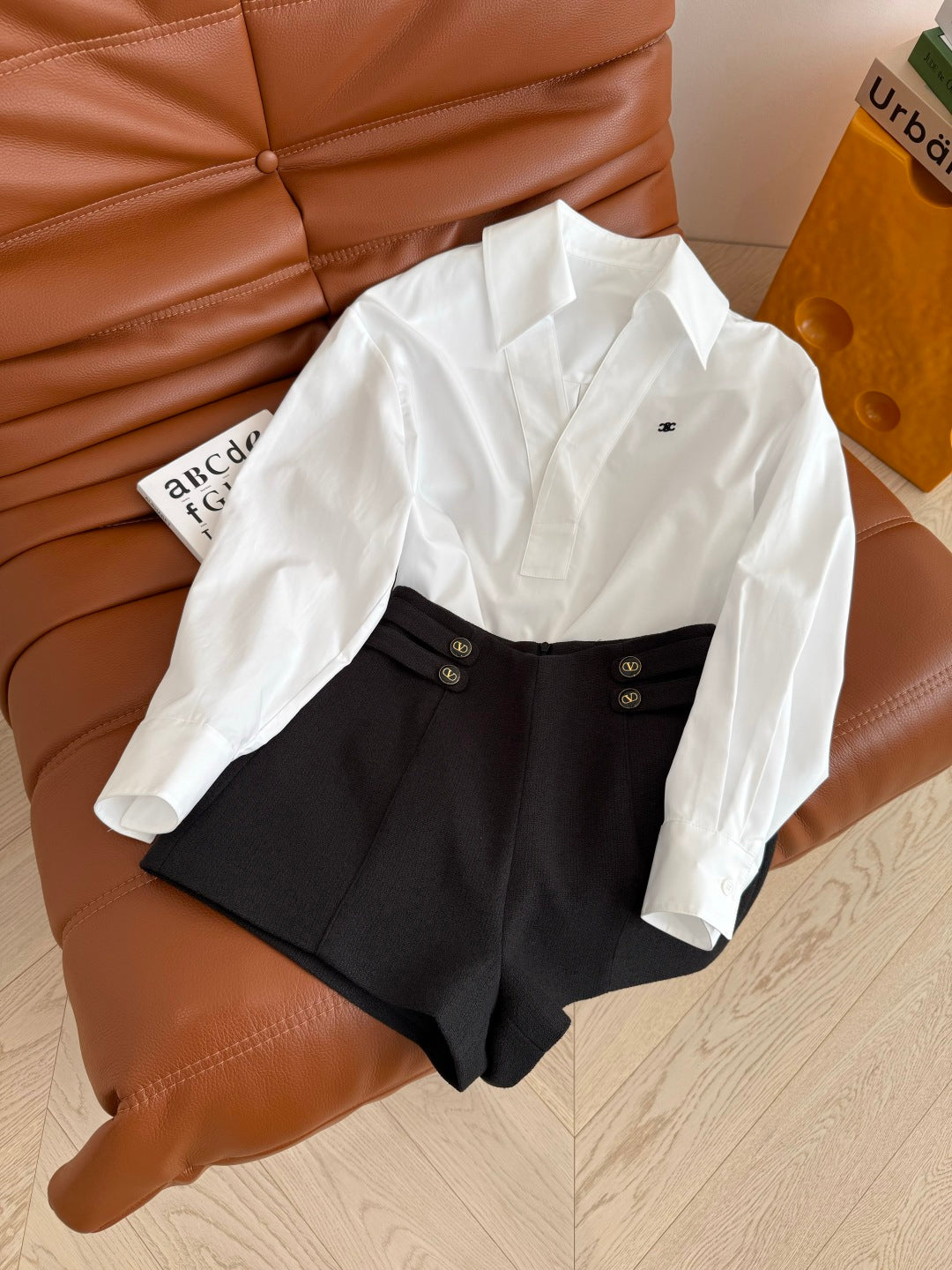 Celine 25 Arc de Triomphe Logo Embroidered V-neck Shirt White Cotton