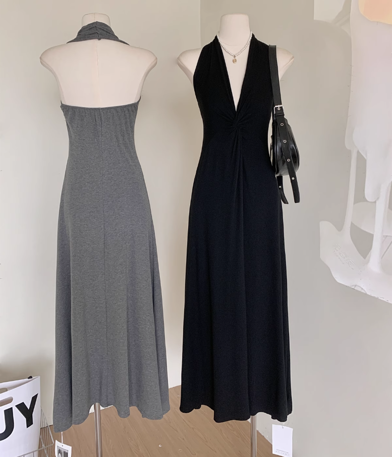 Black V-neck halter dress long skirt twist waist backless temperament A-line skirt R2089
