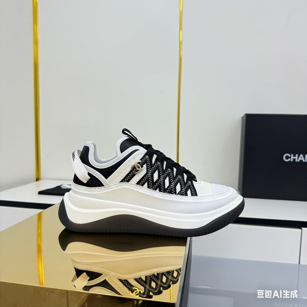 CC 25 Boutiques Sneaker Black White Suede Fabric