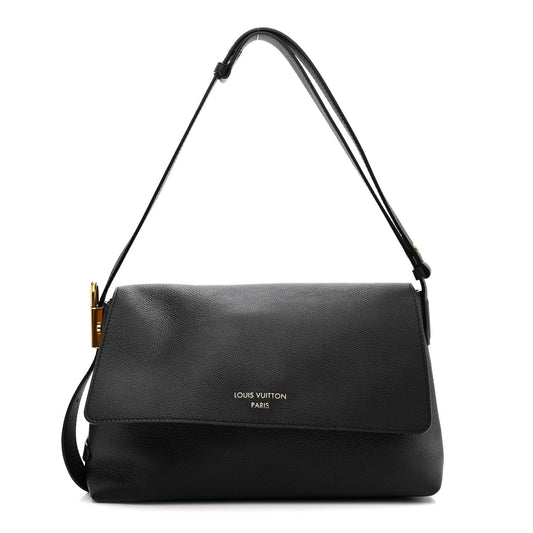 Grained Calfskin Low Key Messenger Black