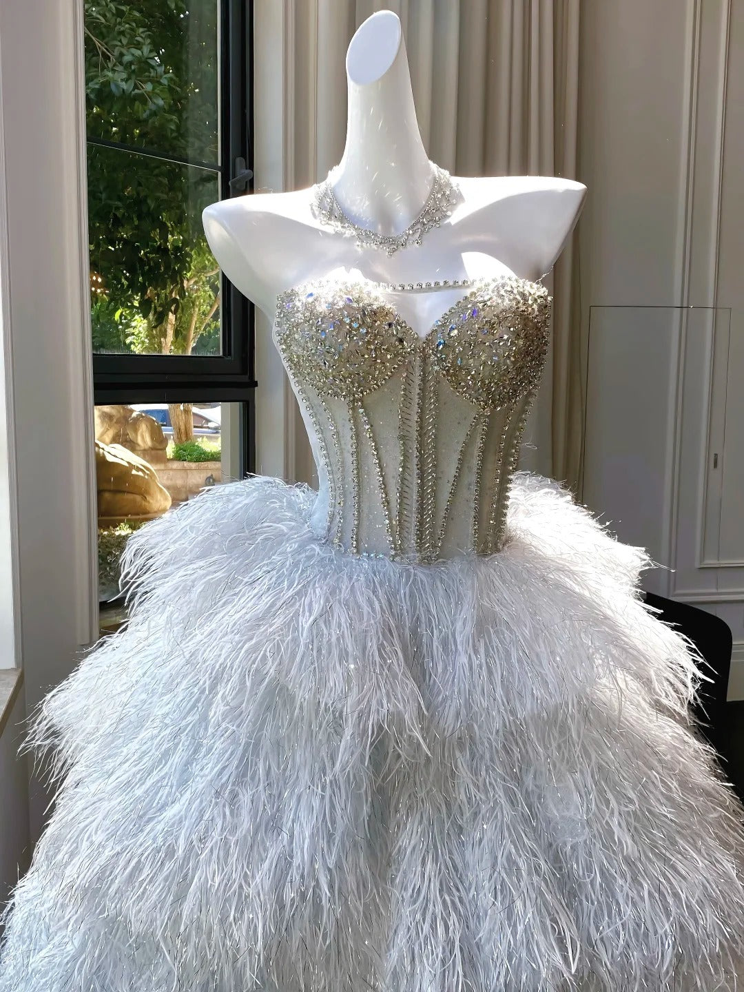 Luxurious White Strapless Feather Floor-length Ball Gown Wedding Dress P4084