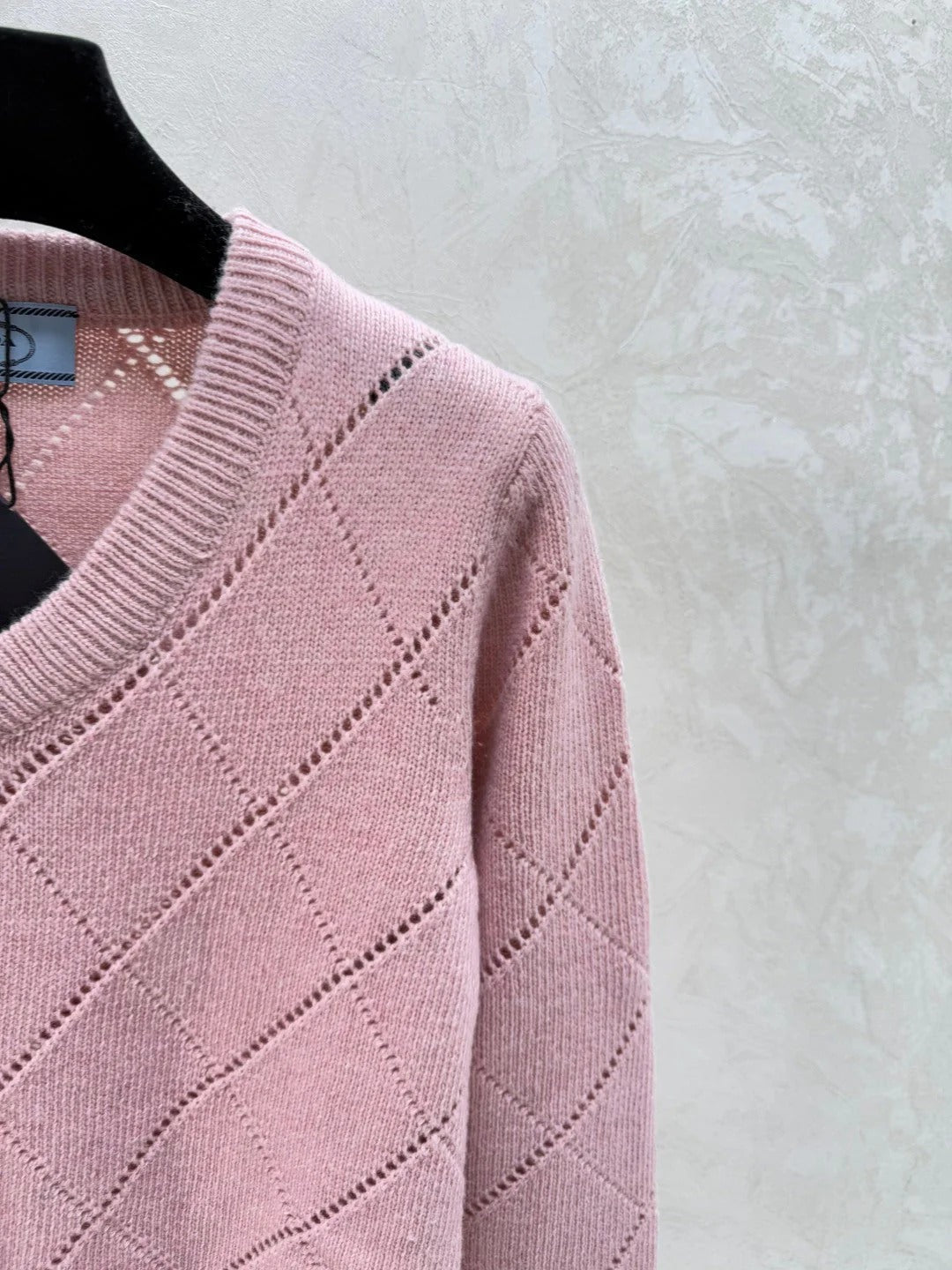 PRADA 25S V-NECK SWEATER 576