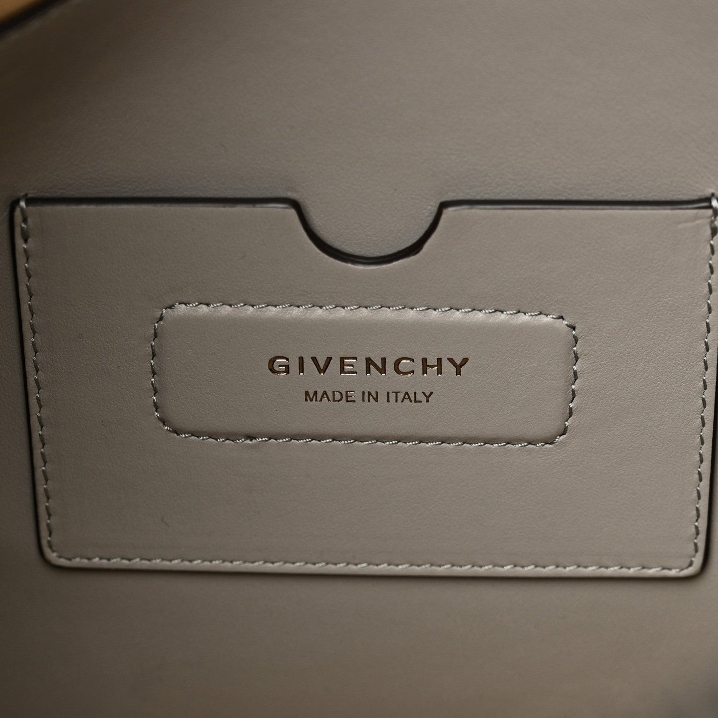 Soft Calfskin Medium Soft Antigona Pearl Grey