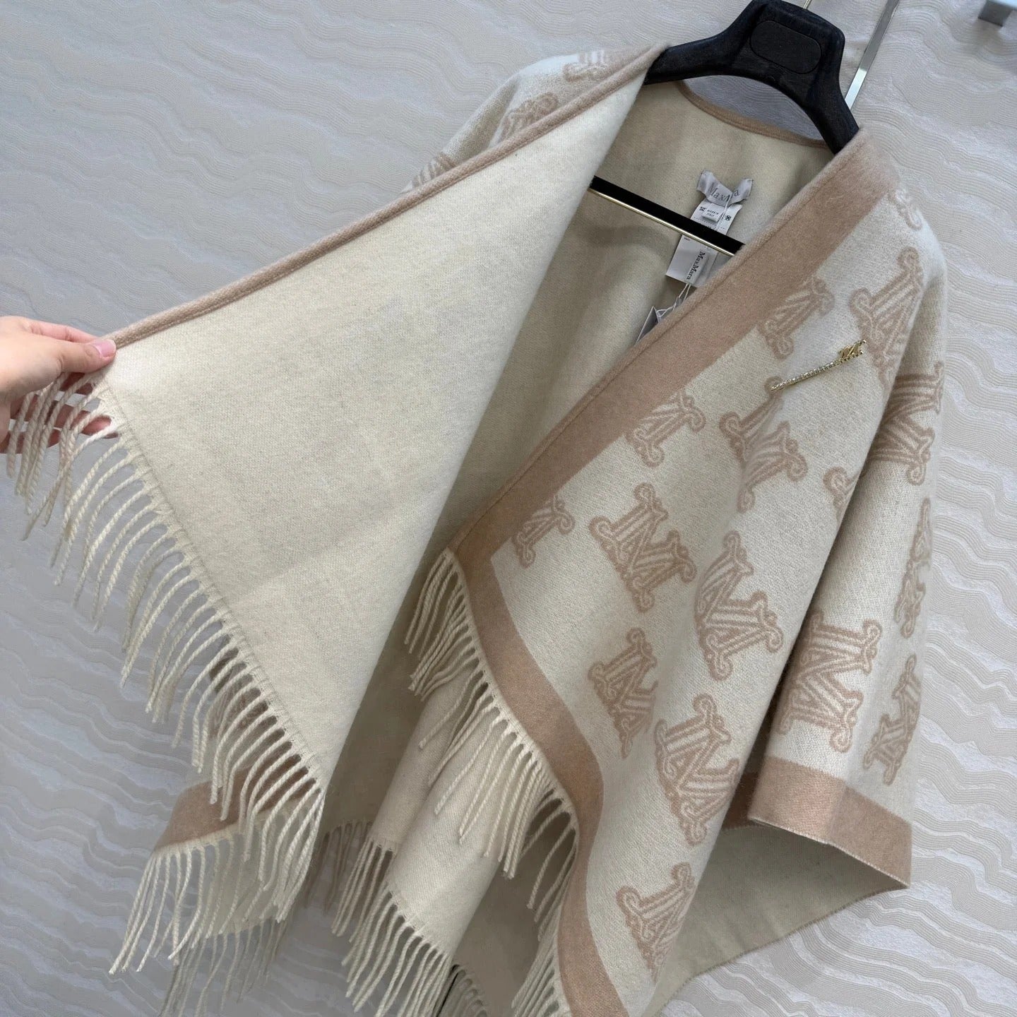 MAX MARA 25S FRINGED KNIT CAPE 167
