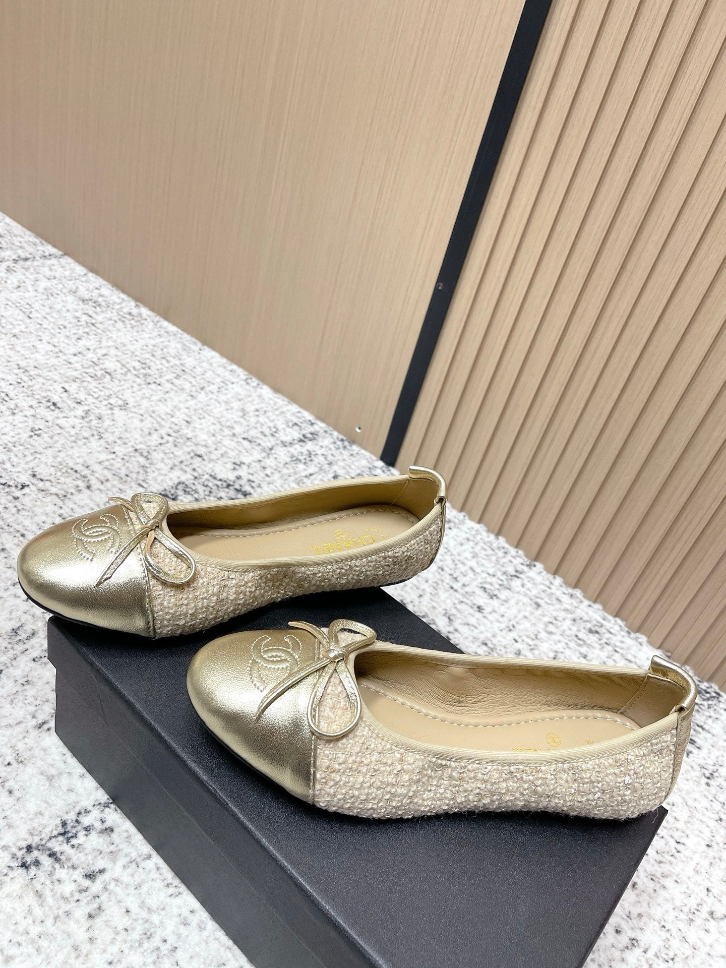 Chanel 26SS Ballet Flats Shoes Gold Metallic in Lambskin with Fabric 591396