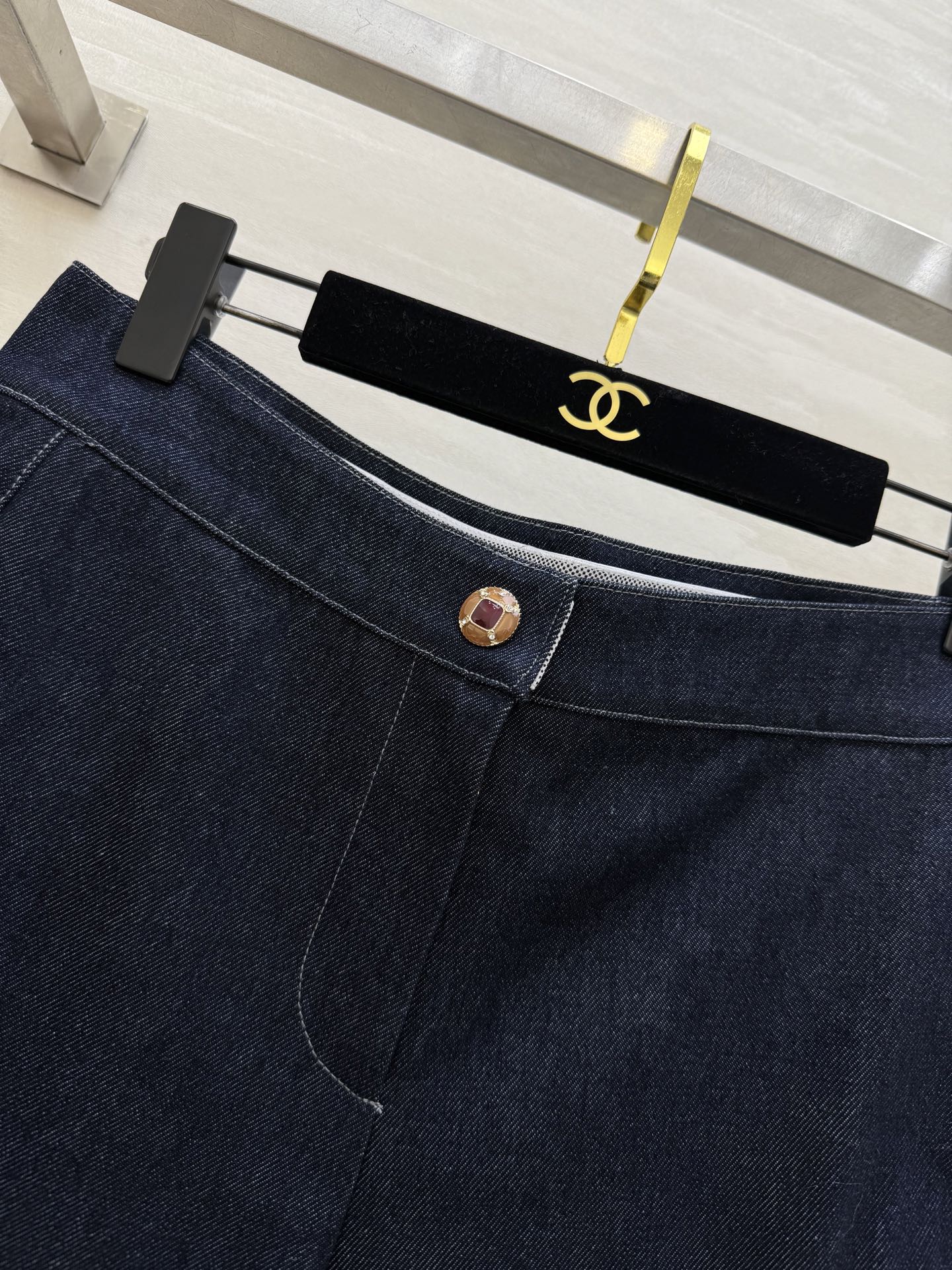 Chanel Straight Leg Jeans 800653