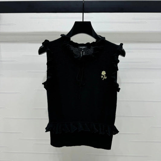 CHANEL SLEEVELESS TOP WITH RUFFLED COLLAR 274888