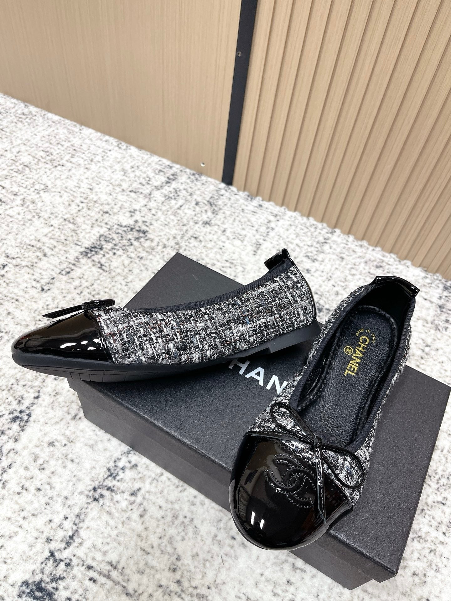 Chanel 26SS Ballet Flats Shoes Black in Lambskin with Fabric 591397