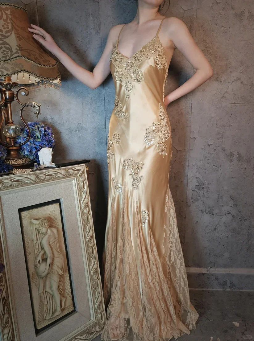 Vintage Spaghetti Straps V-neck Satin Lace Sequin Appliques Long Prom Gown Backless Mermaid Party Dress SP453