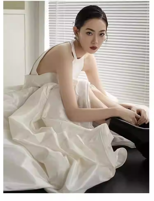 Vintage Ball Gown Scoop Neckline White Satin Wedding Dresses C120