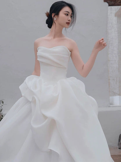 Unique Ball Gown Sweetheart Long Organza White Wedding Dresses C1673