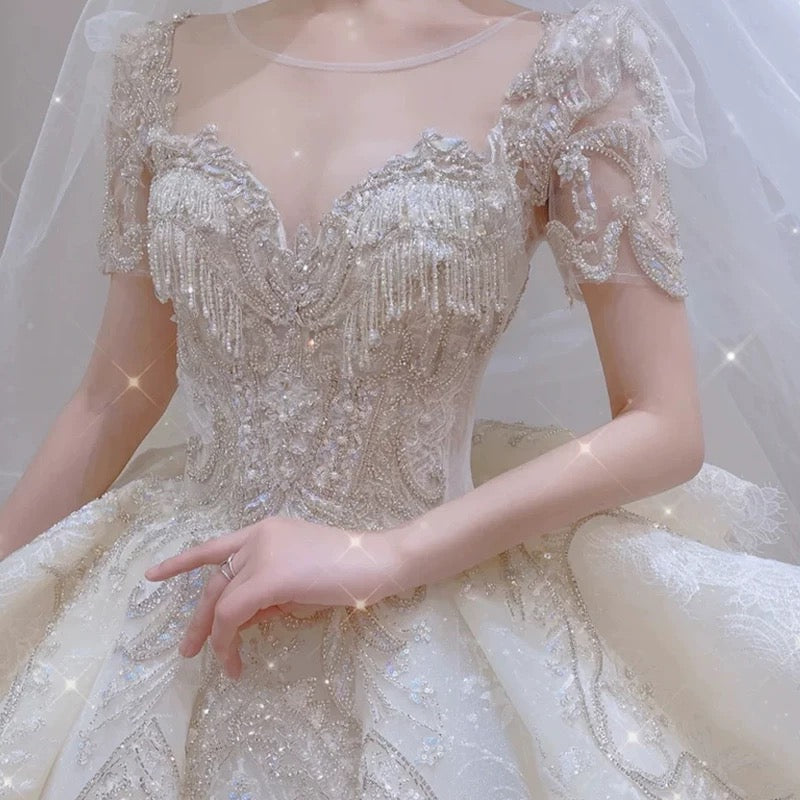 Dreamy Ball Gown Scoop Neckline White Lace Long Wedding Dresses With Beads C1792