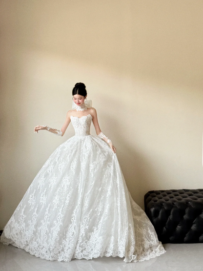 Dreamy Ball Gown Strapless White Lace With Gloves Long Wedding Dresses C3851