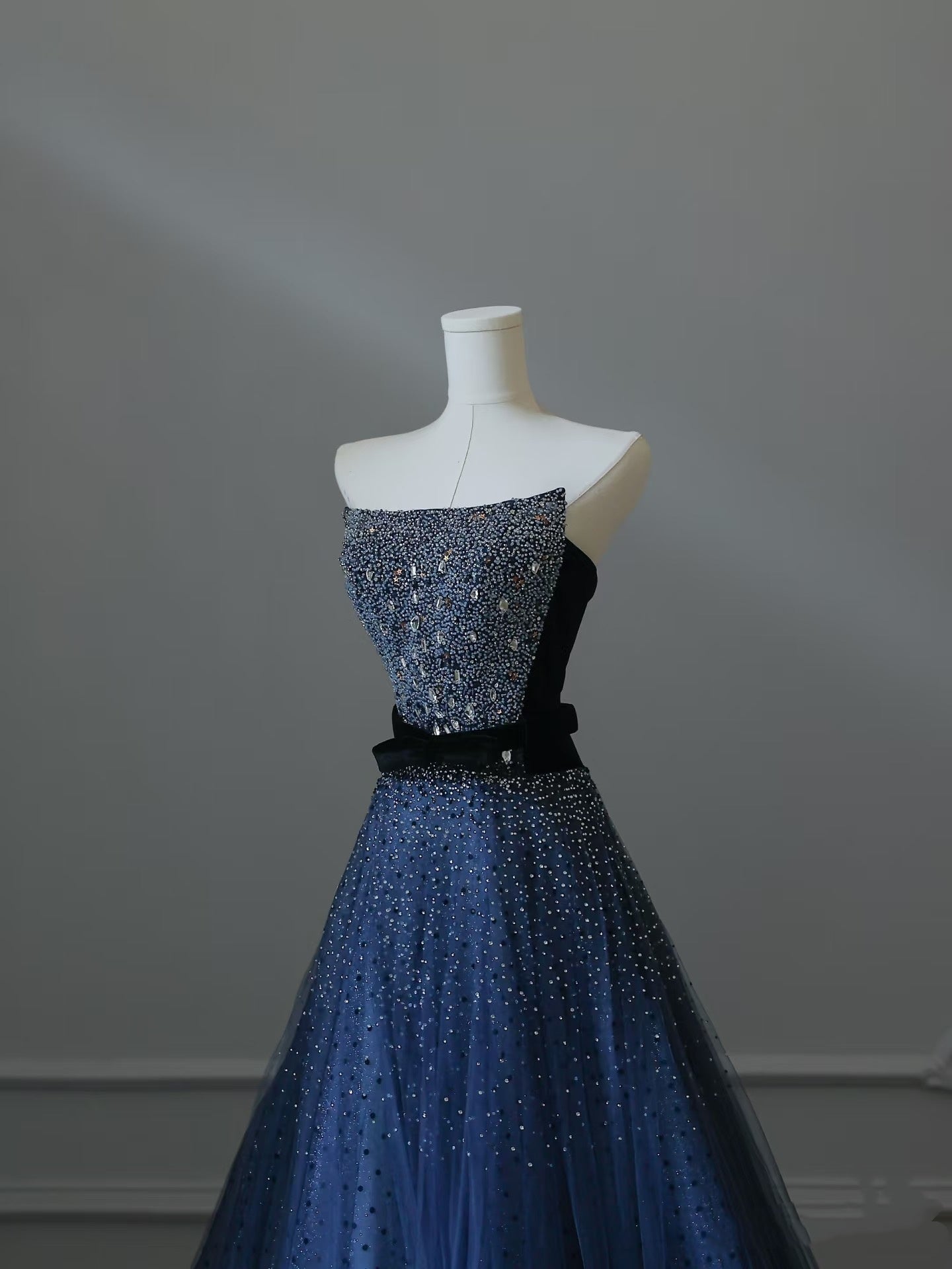 Sexy A line Strapless Navy Blue Tulle Long Prom Dresses Evening Gowns