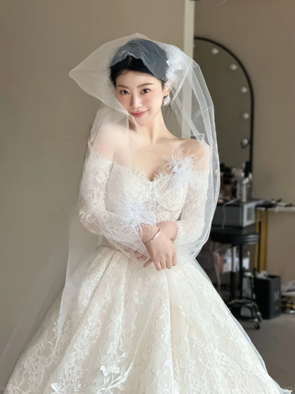 Vintage Ball Gown Off The Shoulder White Tulle Lace Long Sleeves With Veil Long Wedding Dresses C3986