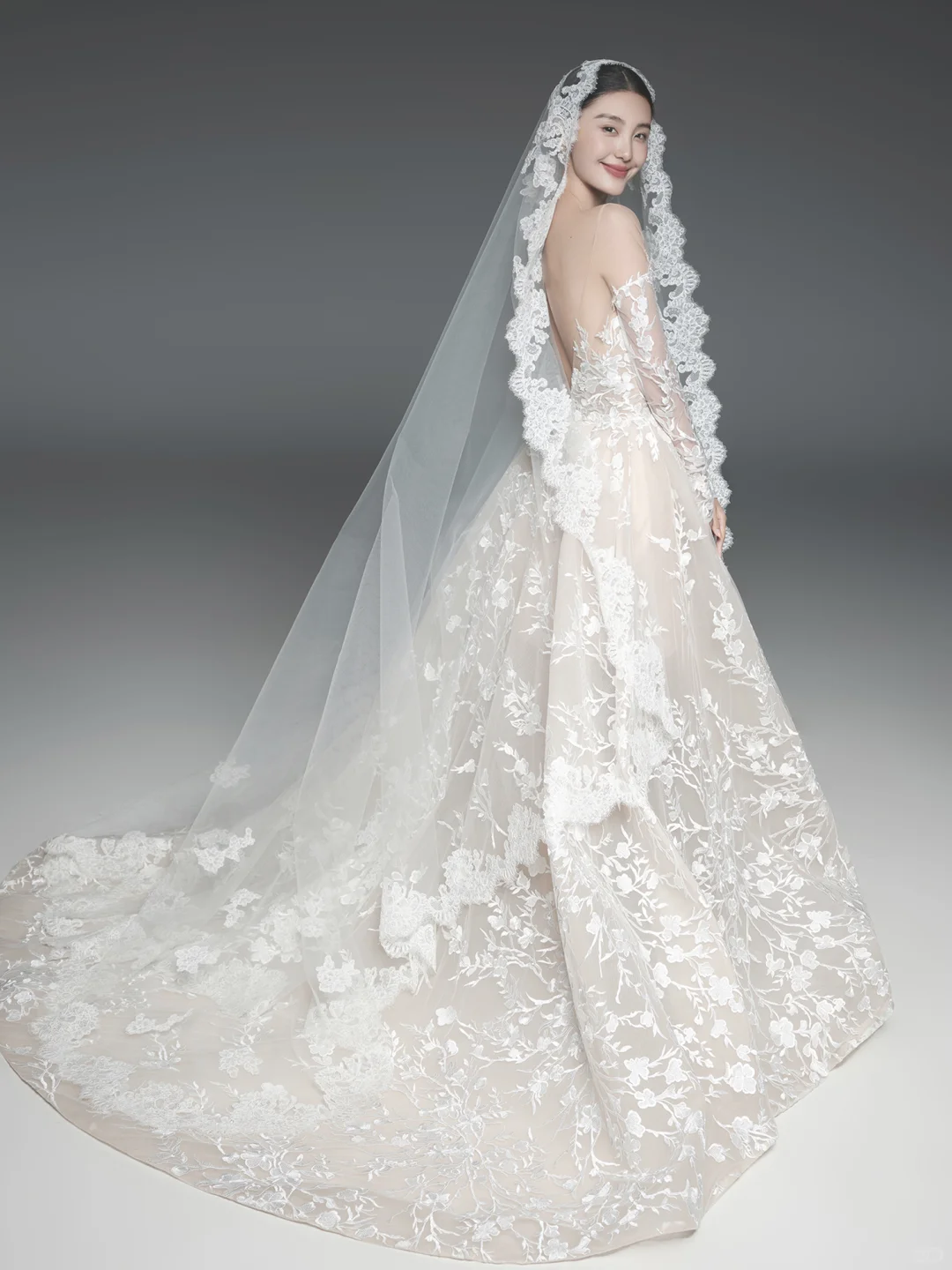 Vintage Ball Gown  Off The Shoulder Satin Lace Backless Long Sleeves With Veil Long Wedding Dresses C4002