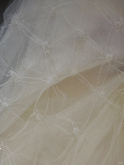 Pretty Ball Gown Strqpless Satin Tulle With Veil Long Wedding Dresses C4017