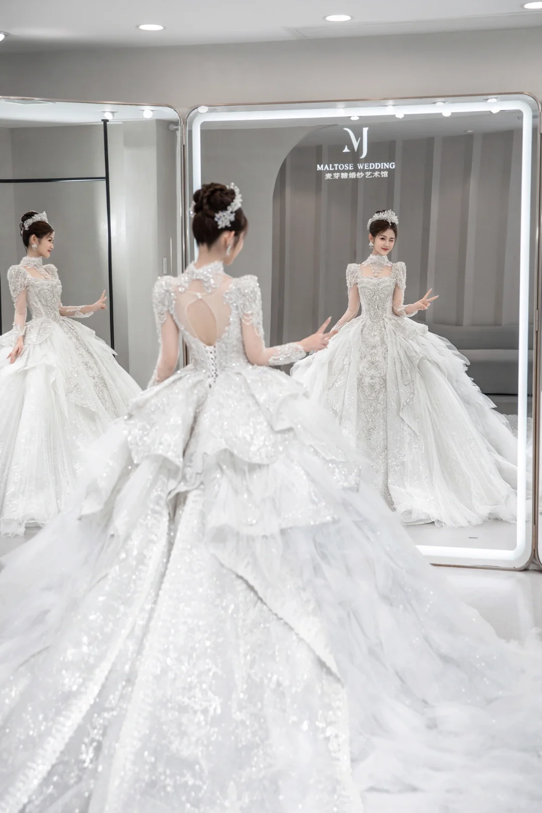 Gorgeous Ball Gown Tulle Sequin Long Sleeves Long Wedding Dresses C4090