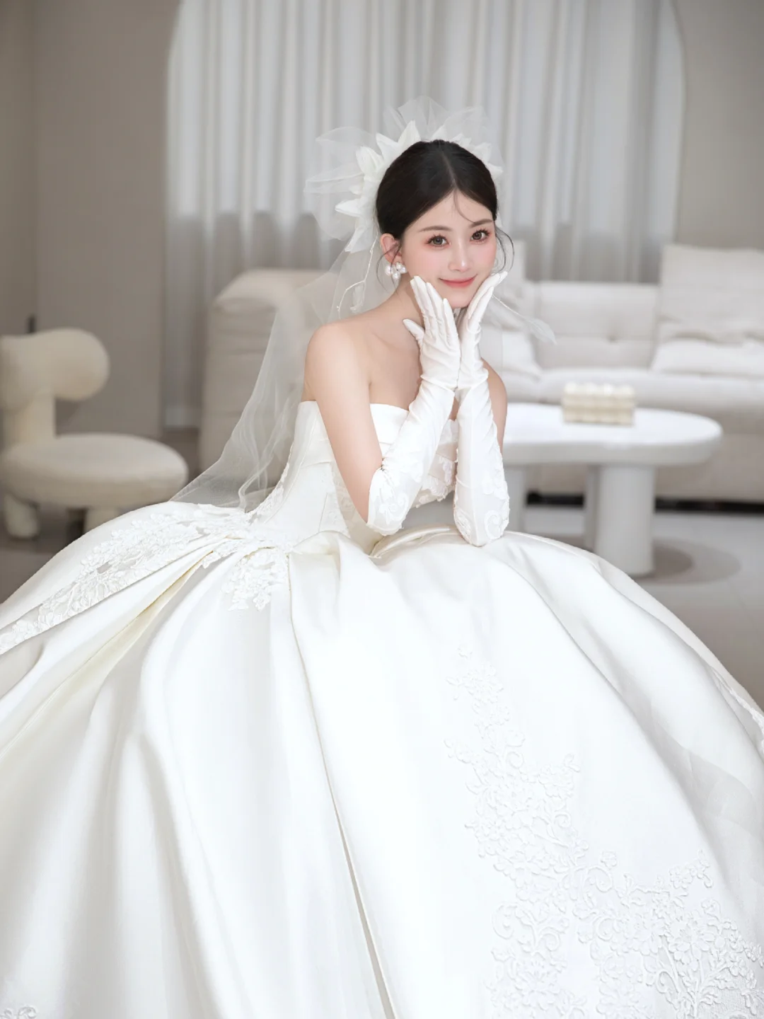 Classy Ball Gown Strapless Satin Applique With Veil Gloves Long Wedding Dresses C4101