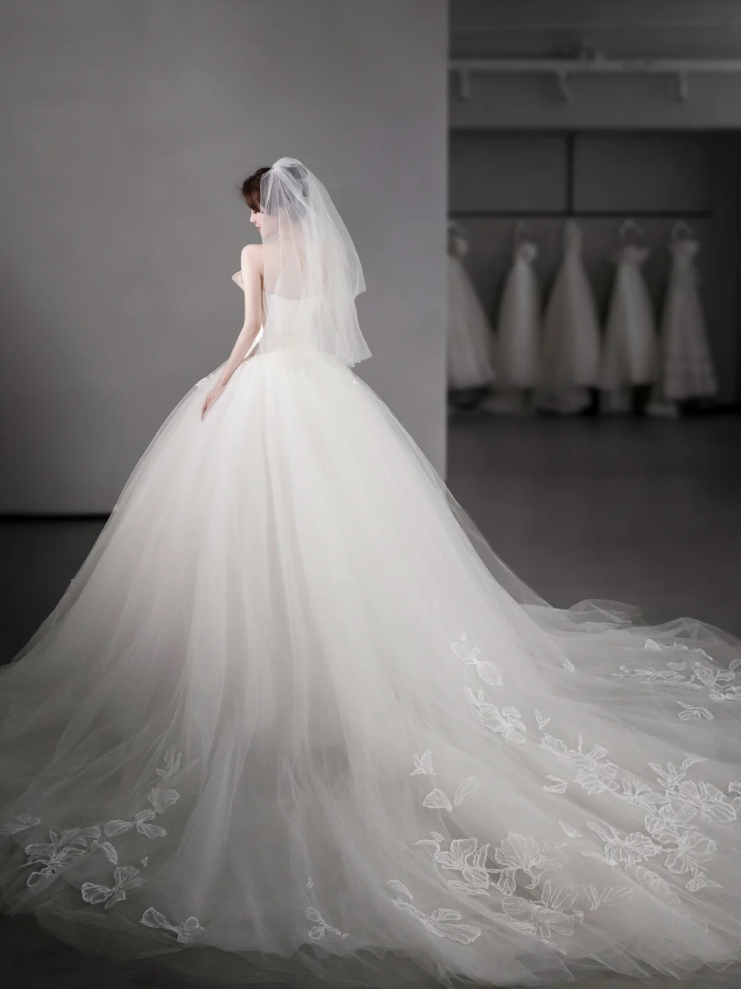 Elegant Ball Gown Strapless Satin Tulle With Veil Long Wedding Dresses C4126