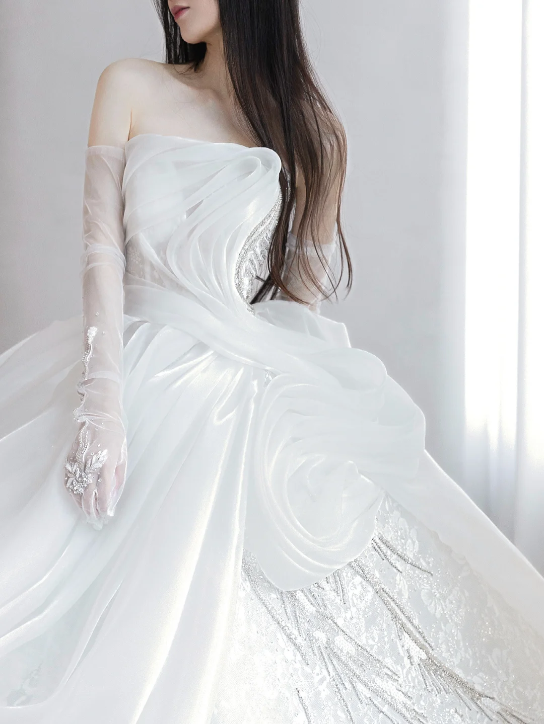 Elegant White Ball Gown Strapless Satin Chiffon Sequin Beaded With Gloves Long Wedding Dresses C4147